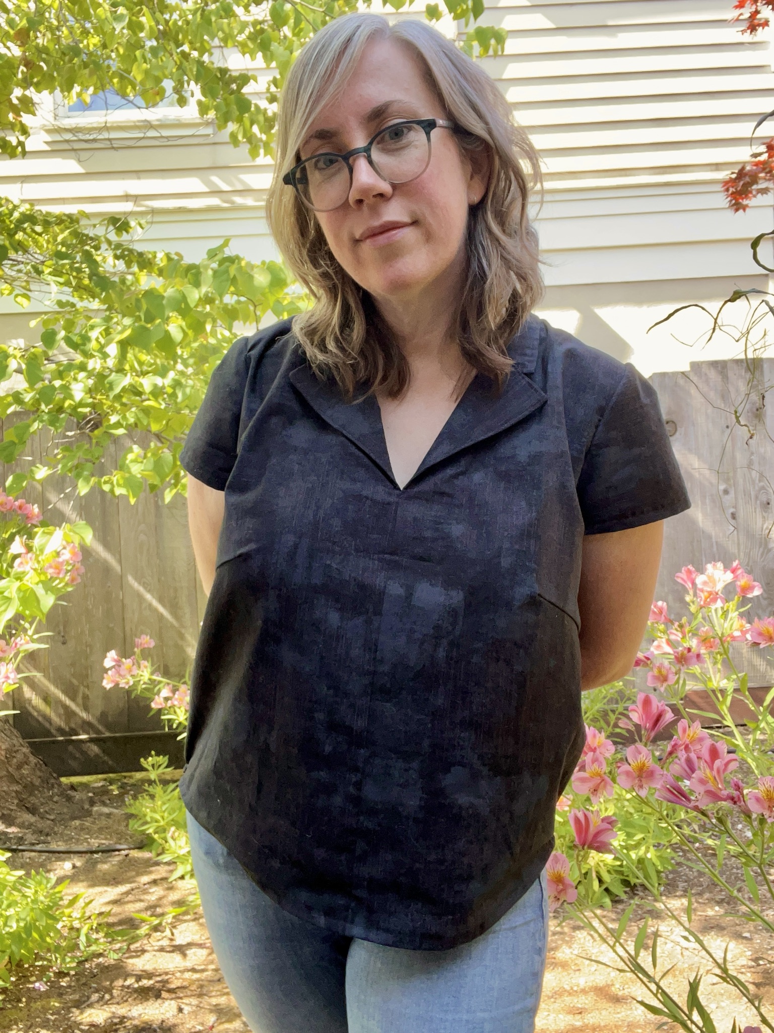 Black-ish simple collard donny shirt